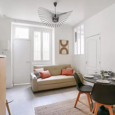 Appartement 2 Bedrooms In The 15th District