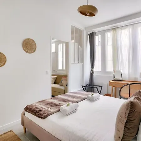 2 Bedrooms In The 15th District *