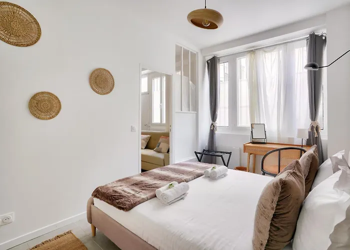 2 Bedrooms In The 15th District Paris