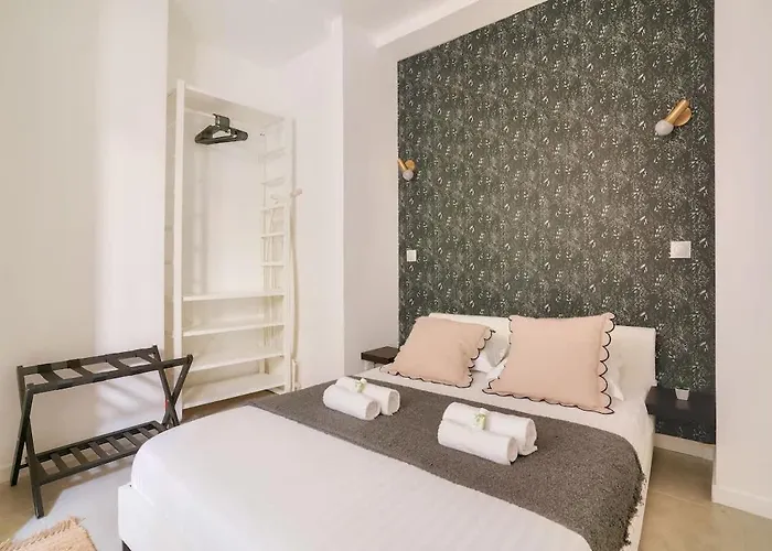 2 Bedrooms In The 15th District Paris