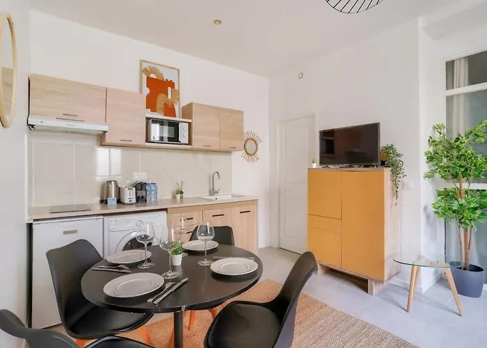 2 Bedrooms In The 15th District Lejlighed