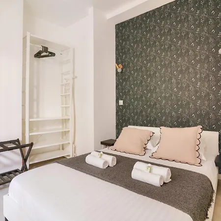 2 Bedrooms In The 15th District דירה *