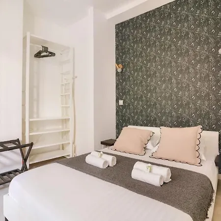 2 Bedrooms In The 15th District פריז